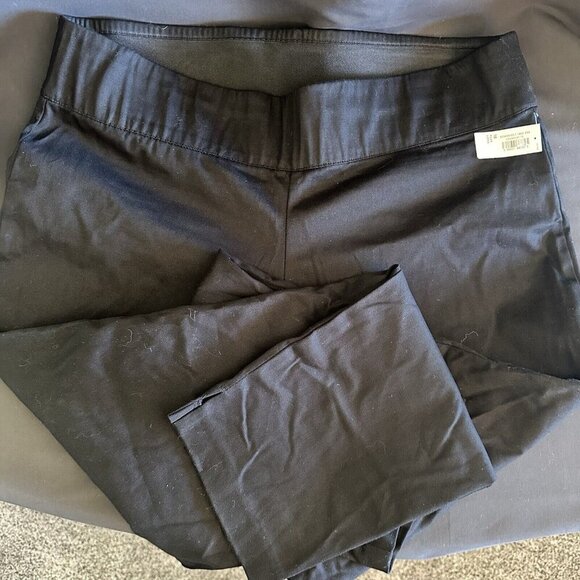 NWT Old Navy Womens sz 18 Casual Pants Black Chino Straight Leg - Picture 4 of 7